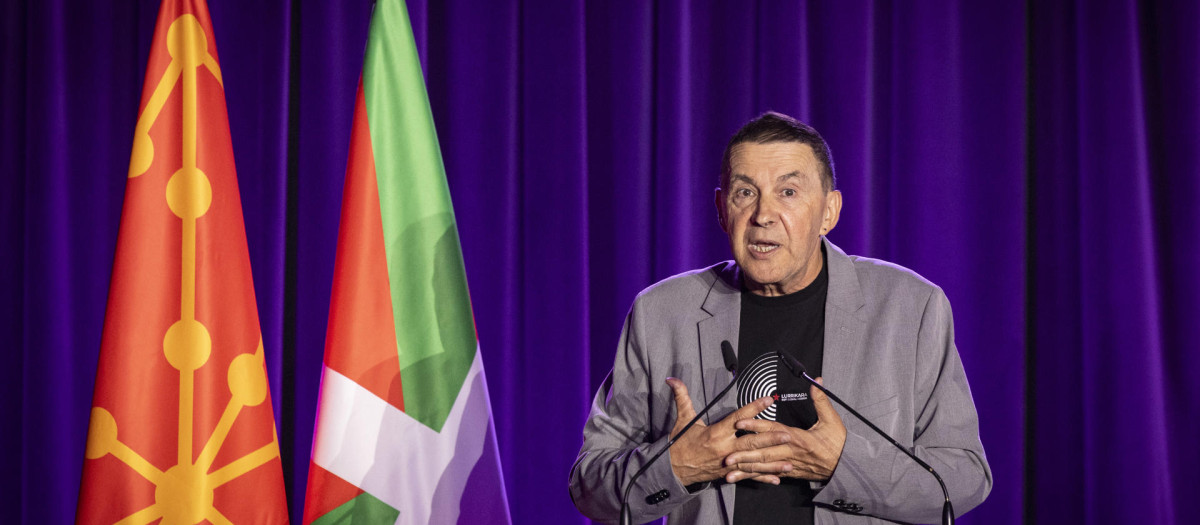 El coordinador general de la coalición EH Bildu, Arnando Otegi, ha cerrado el curso político con un acto en la sede de su principal partido, Sortu