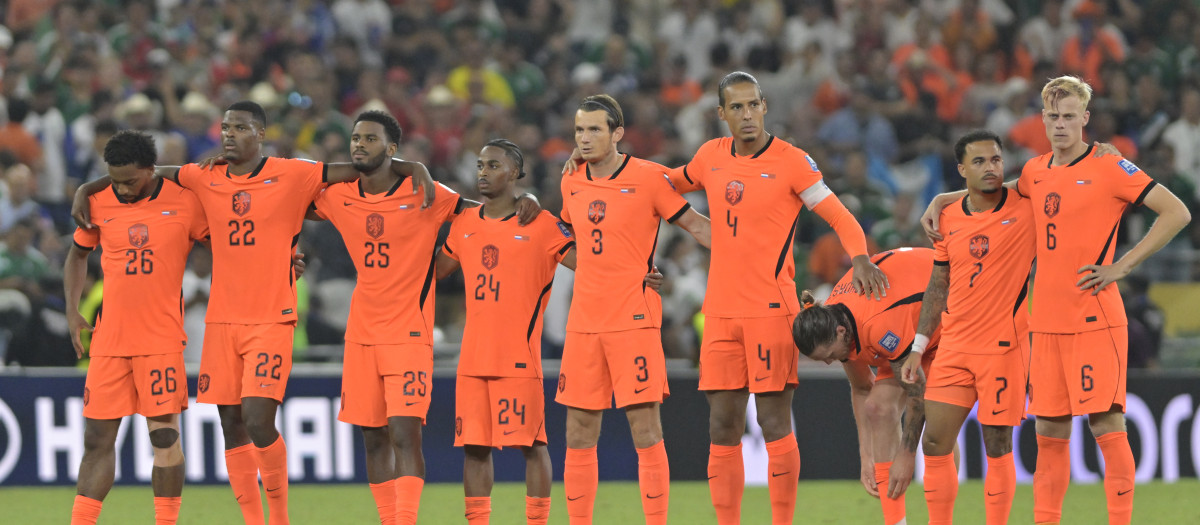 Jugadores de Países Bajos en la tanda de penaltis contra Marruecos, Mundial 2026.