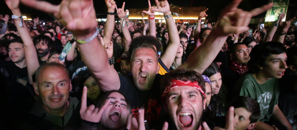 El público durante el concierto de la banda de música Pantera, en el Resurrection Fest, a 29 de junio de 2023, en Viveiro, Lugo, Galicia (España). Pantera es una banda estadounidense de groove metal fundada en 1981 por los hermanos Abbott, Darrell y Vinnie Paul, en Arlington, Texas. El Resurrection Fest es un festival de música metal que se celebra entre los días 28 de junio y 1 de julio.

Carlos Castro / Europa Press
30 JUNIO 2023;VIVEIRO;RESURRECTION FEST;PANTERA;
29/6/2023
