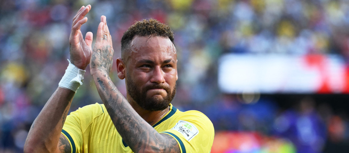 Brazil's forward #10 Neymar reacts after losing the 2026 World Cup round of 16 football match between Brazil and Norway at the New York/New Jersey Stadium in East Rutherford on July 5, 2026.  (Photo by ANGELA WEISS / AFP)