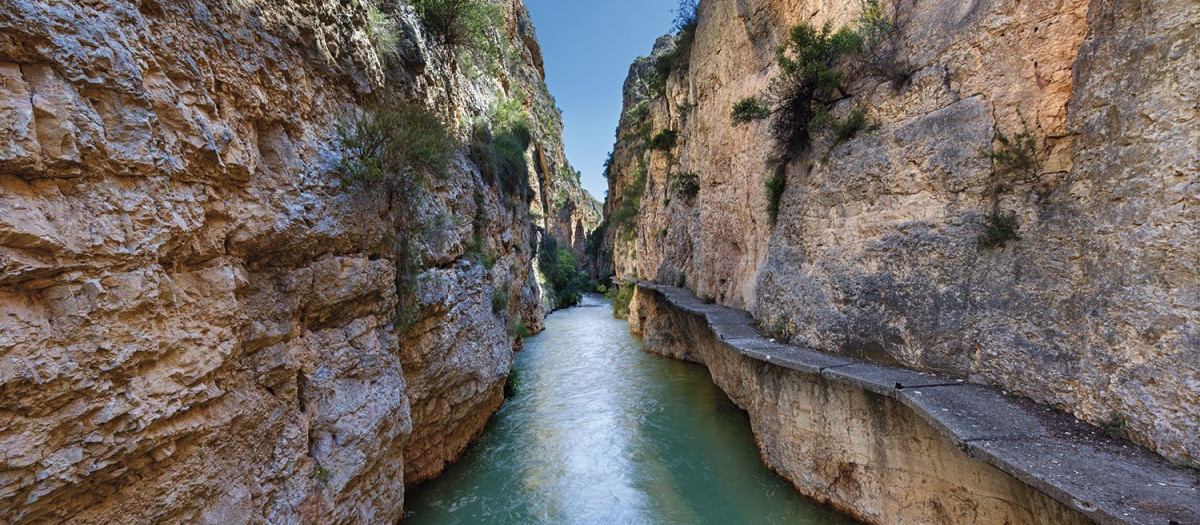 Estrecho de los Almadenes, Campos de Hellín