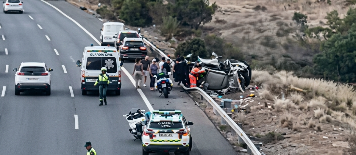 La baliza V16 provoca situaciones de riesgo en carretera a diario