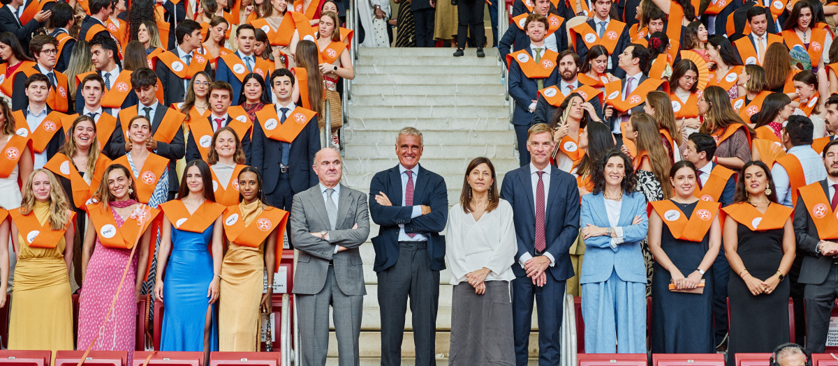 Graduación de alumnos de PwC Work Academy