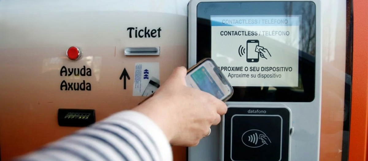 Pagar con el teléfono móvil, un gesto cada vez más habitual
