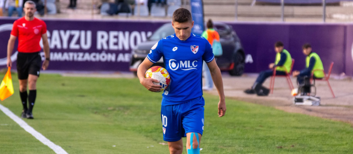 Isra Cano, uno de los últimos jugadores en llegar a Lucena