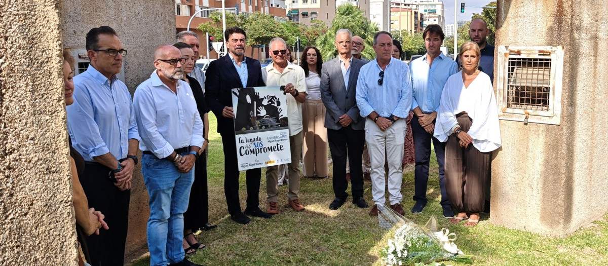 Acto de homenaje a Miguel Ángel Blanco en el Monumento a la Paz de la Gran Vía, en Alicante

EUROPA PRESS
13/7/2026
