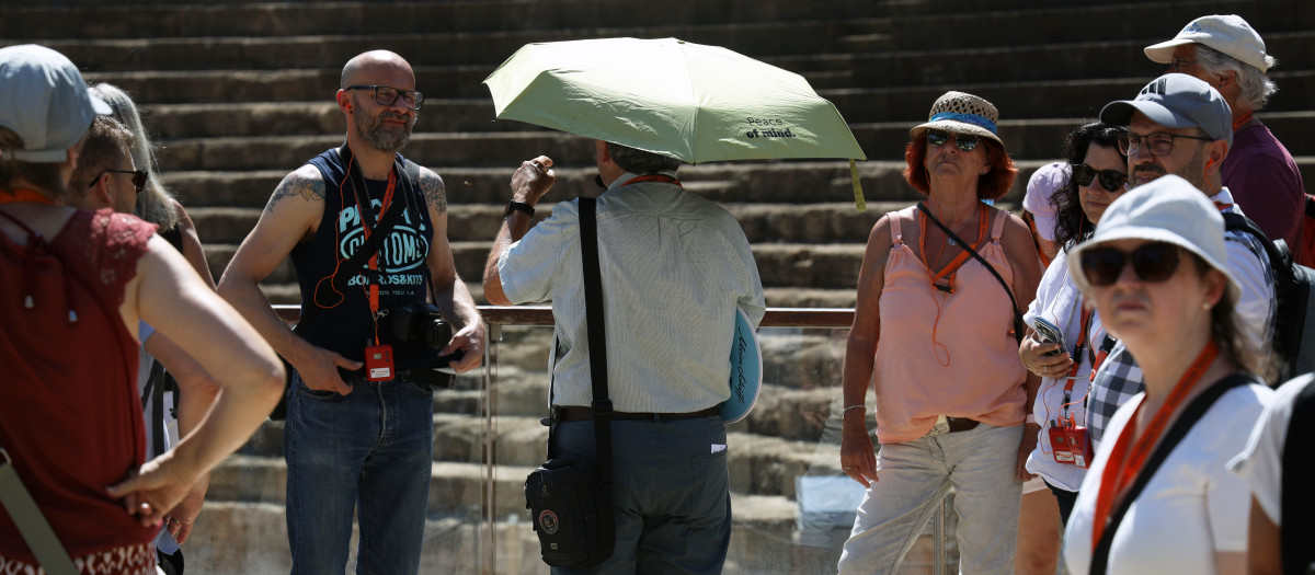 Vecinos y visitantes de Málaga bajo los efectos de la segunda ola de calor