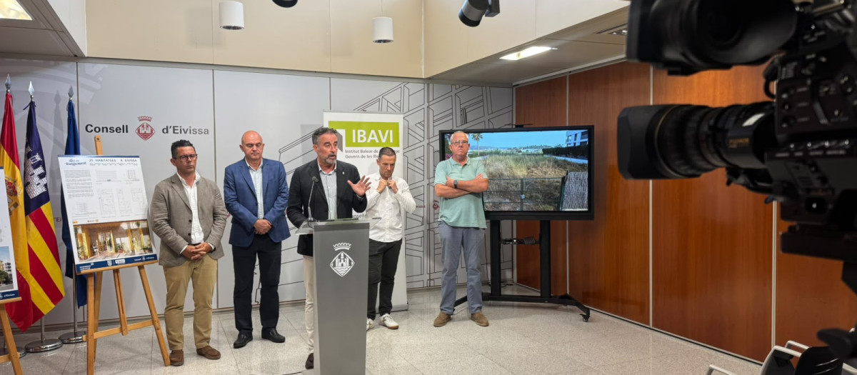 Rafael Triguero, Vicent Marí, José Luis Mateo y Roberto Cayuela en el Consell Insular de Ibiza.