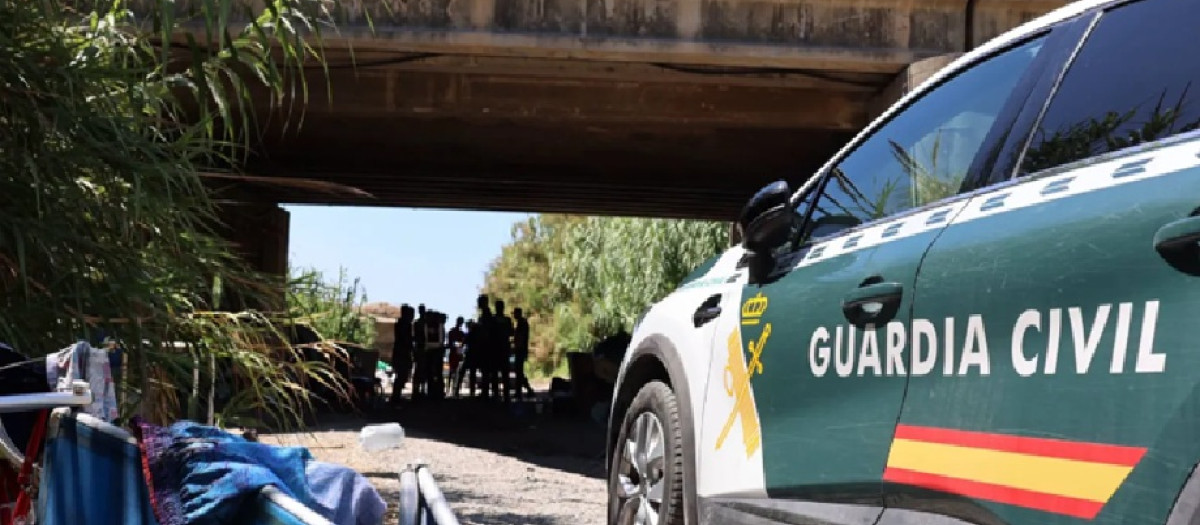 La Guardia Civil se ha ocupado de desalojar a los inmigrantes acampados