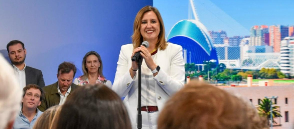 María José Catalá en el acto de proclamación de los candidatos del Partido Popular de capitales de provincia en Santiago de Compostela