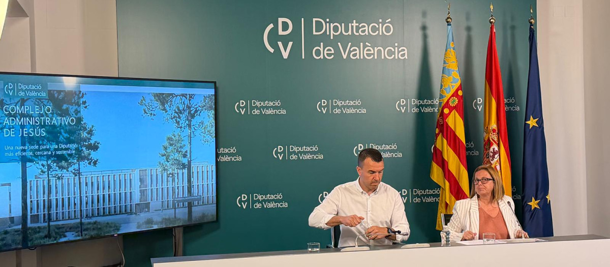 Imagen del presidente de la Diputación de Valencia Vicent Mompó y la vicepresidenta segunda Reme Mazzolari.
