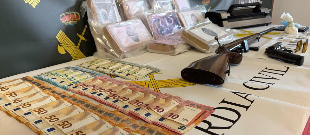 Dinero que la Guardia Civil ha incautado junto a la droga