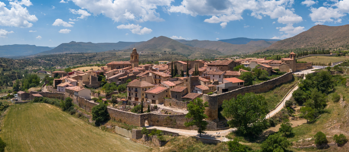 El pueblo medieval amurallado de Mirambel, en Teruel