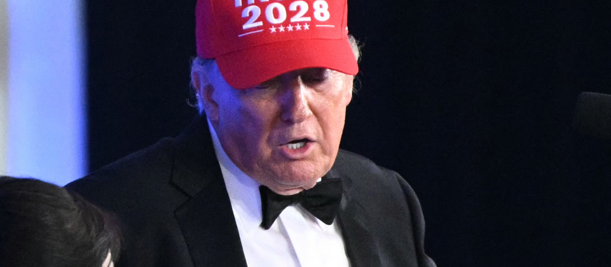 Trump durante su discurso de la Cena de Corresponsales