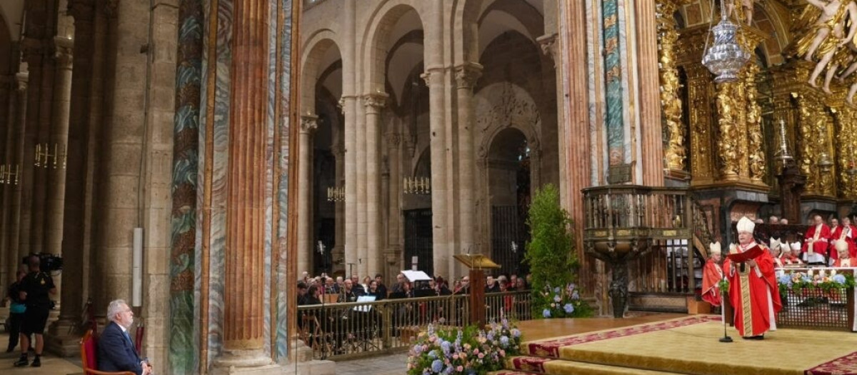 El Arzobispo de Santiago de Compostela, monseñor Francisco José Prieto, preside la misa de la Solemnidad del Apóstol Santiago, a 25 de julio de 2026.

REMITIDA / HANDOUT por ARZOBISPADO DE SANTIAGO
Fotografía remitida a medios de comunicación exclusivamente para ilustrar la noticia a la que hace referencia la imagen, y citando la procedencia de la imagen en la firma
25/7/2026