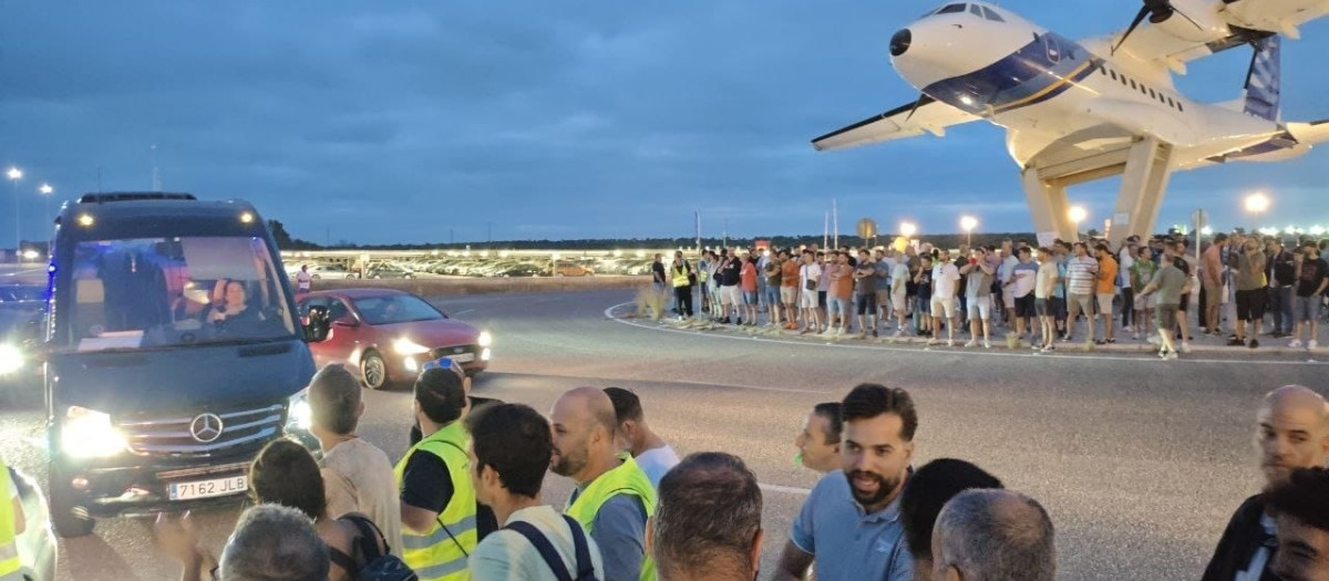 Imagen de la concentración de trabajadores de Airbus San Pablo.

EUROPA PRESS
10/7/2026