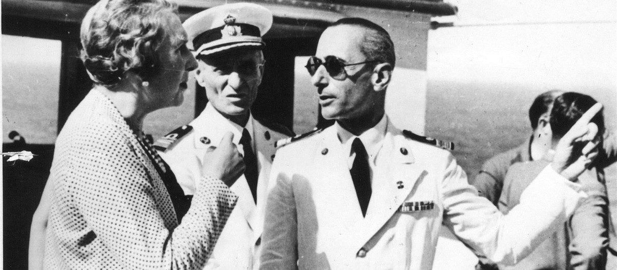 La reina Victoria Eugenia durante la travesía hacia Nueva York, donde visitará a su hijo mayor, Alfonso de Borbón y Battenberg