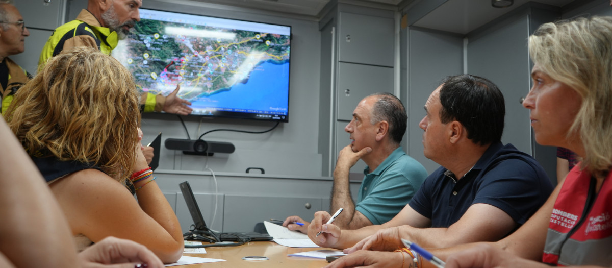 Imagen del presidente de la Generalitat tomada en el Cecopi del incendio de La Vall d'Uixó