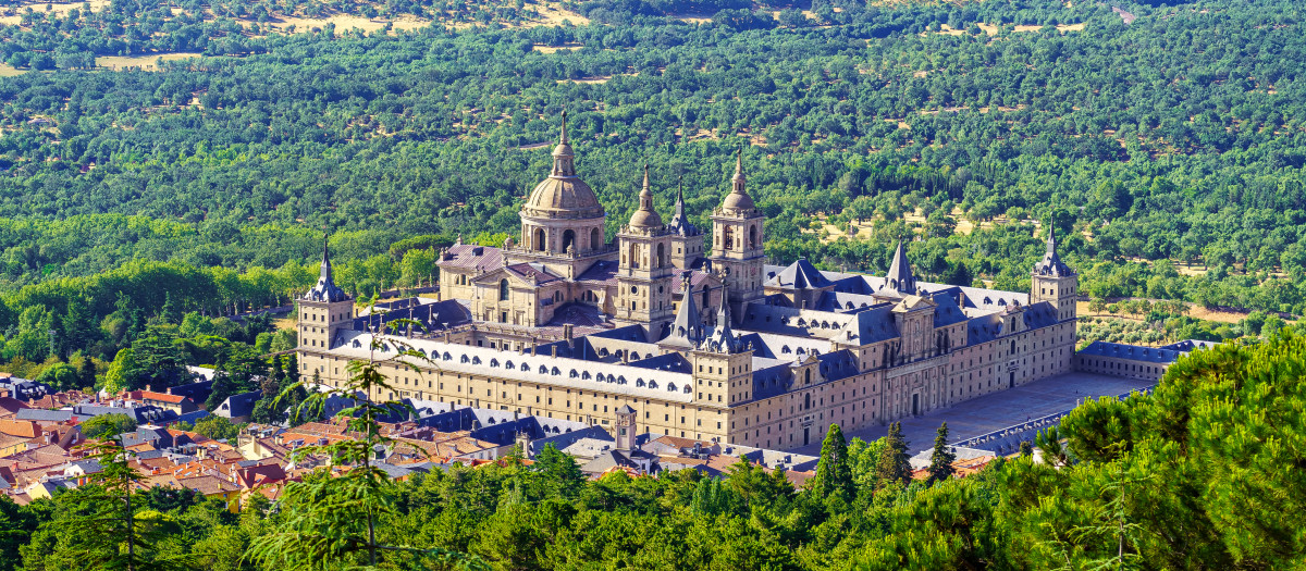 Panoramic view of the impressive monastery of El Escorial, a world heritage site