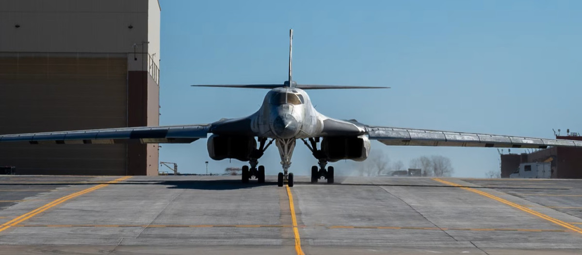 Un bombardero B-1B Lancer de la Fuerza Aérea de los Estados Unidos ha vuelto a surcar los cielos tras un intenso proceso de regeneración