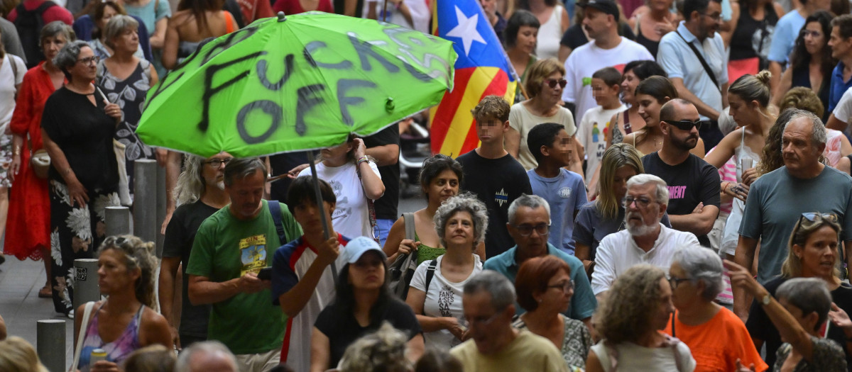 25.000 personas según la Policía Nacional y 70.000 según los organizadores, se han manifestado este domingo en Palma