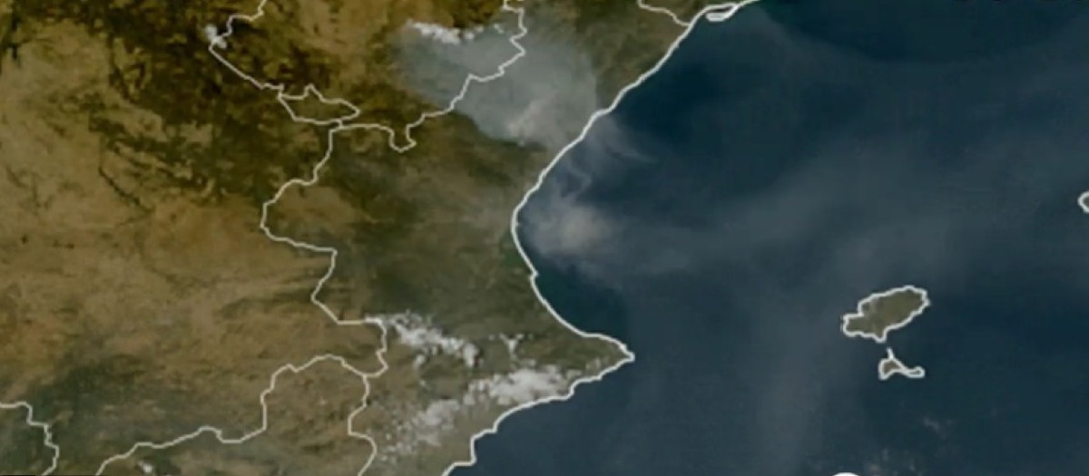 Imagen del satélite que muestra el humo en la provincia de Castellón