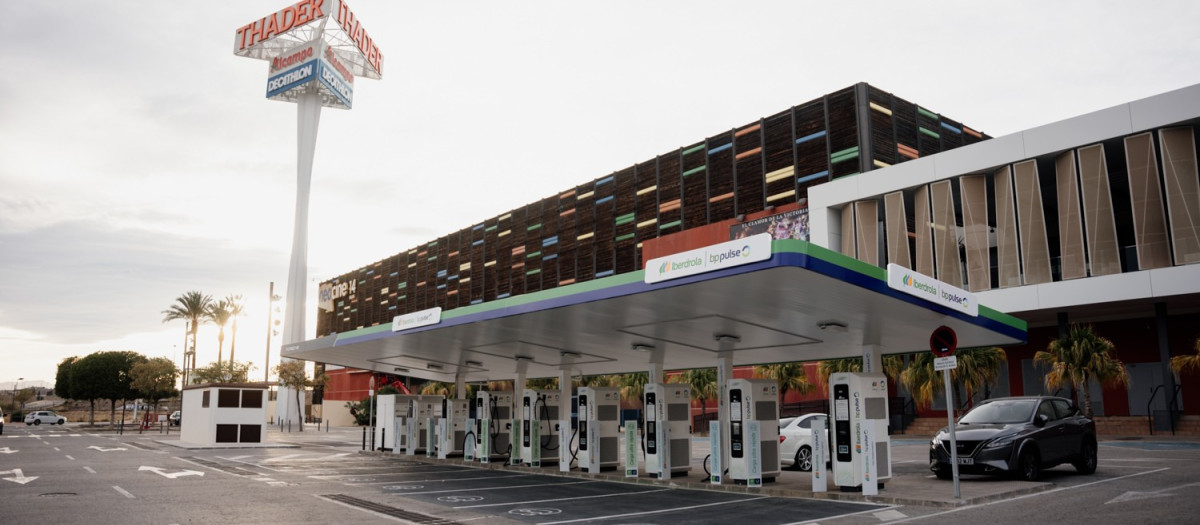 Puntos de carga de Iberdrola y bp