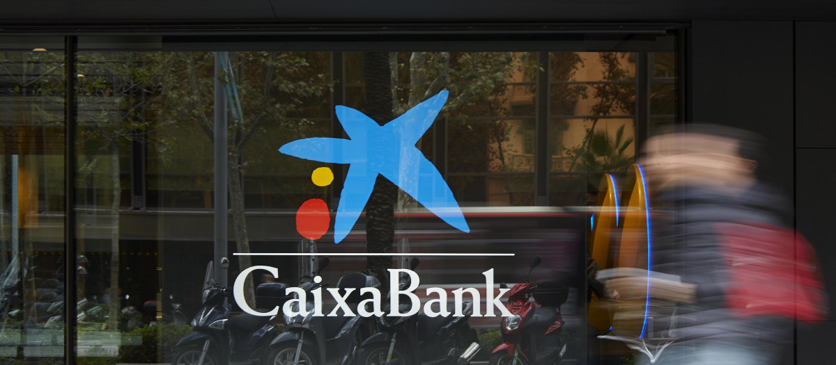 Imagen de una oficina de Caixabank