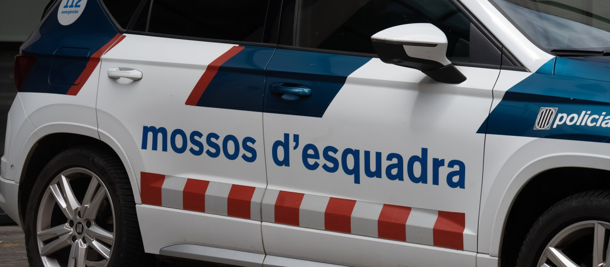 Un vehículo de los Mossos d’Esquadra