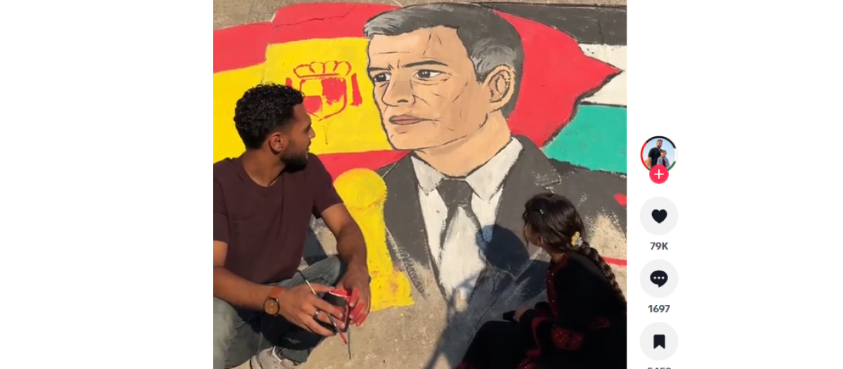 Mural con el rostro de Pedro Sánchez en Gaza