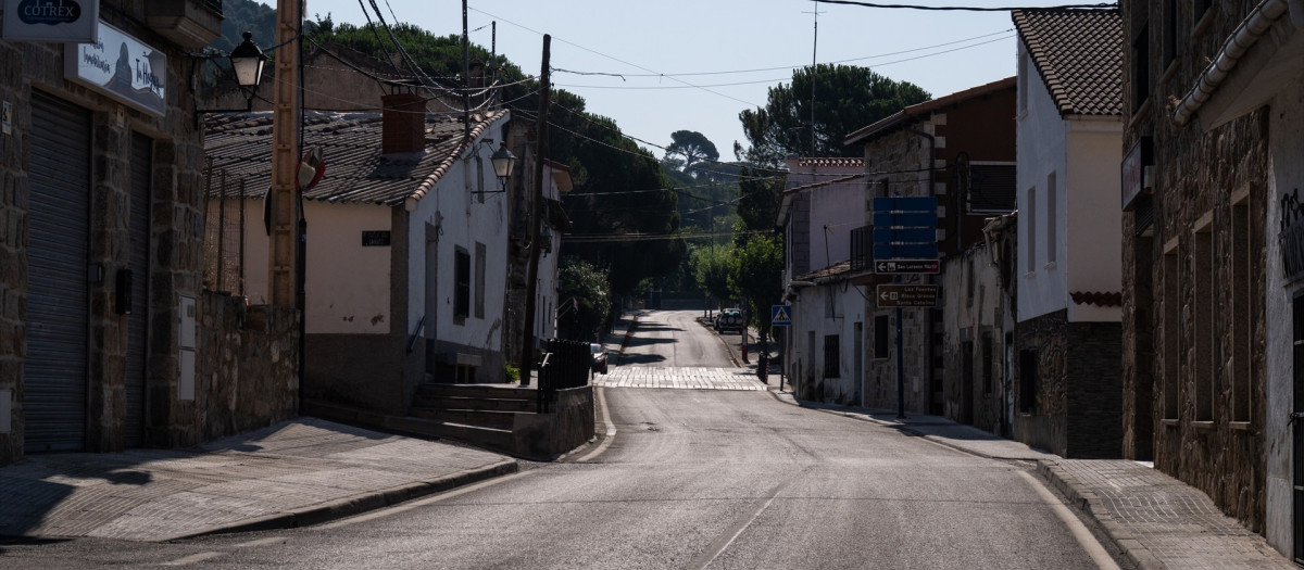 El pueblo de Valdemaqueda, desalojado por el incendio