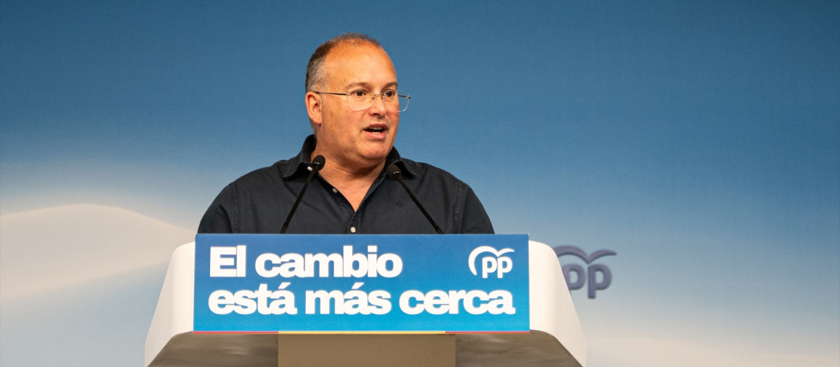 El secretario general del Partido Popular, Miguel Tellado, ofrece una rueda de prensa