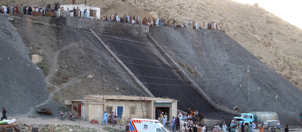 Exterior de la mina de carbón en Pakistán