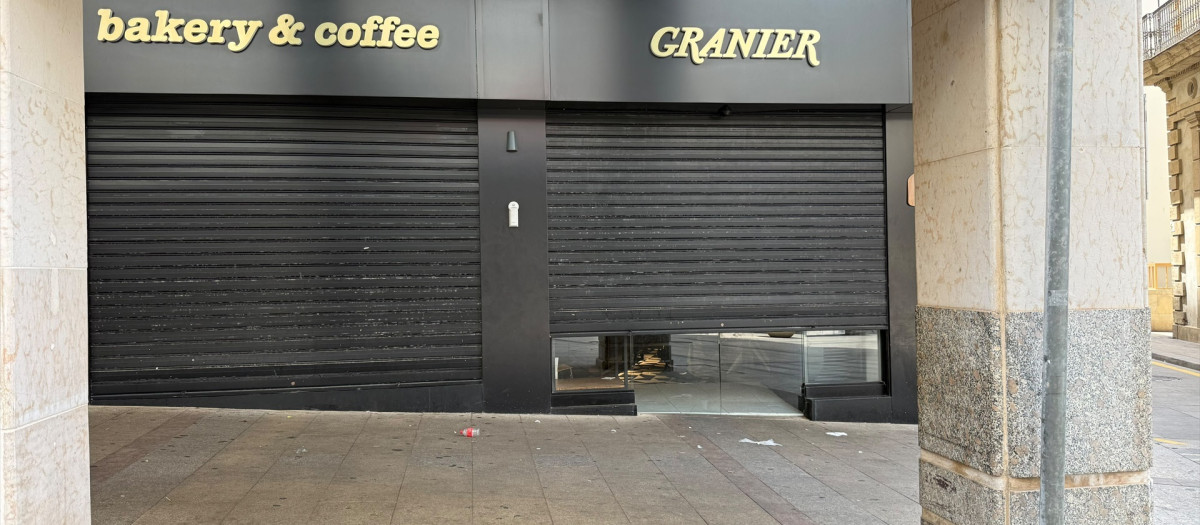 Una cafetería de Ceuta cerrada por la avalancha de inmigrantes