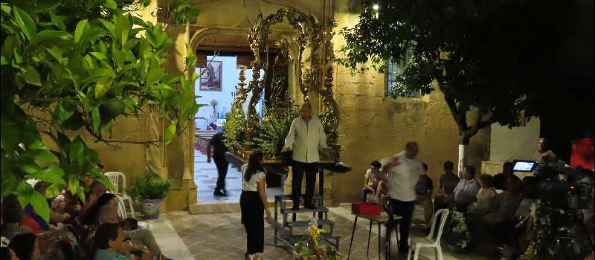 Subasta de la Reina de los Ángeles en Hornachuelos
