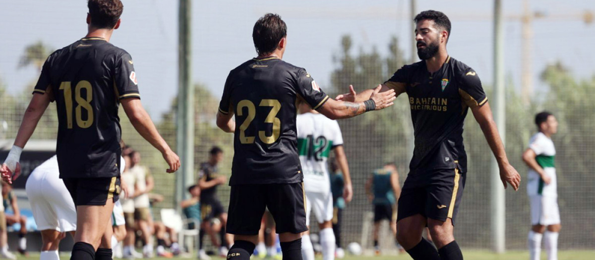 Rubén Alves sigue como el único central zurdo de la plantilla