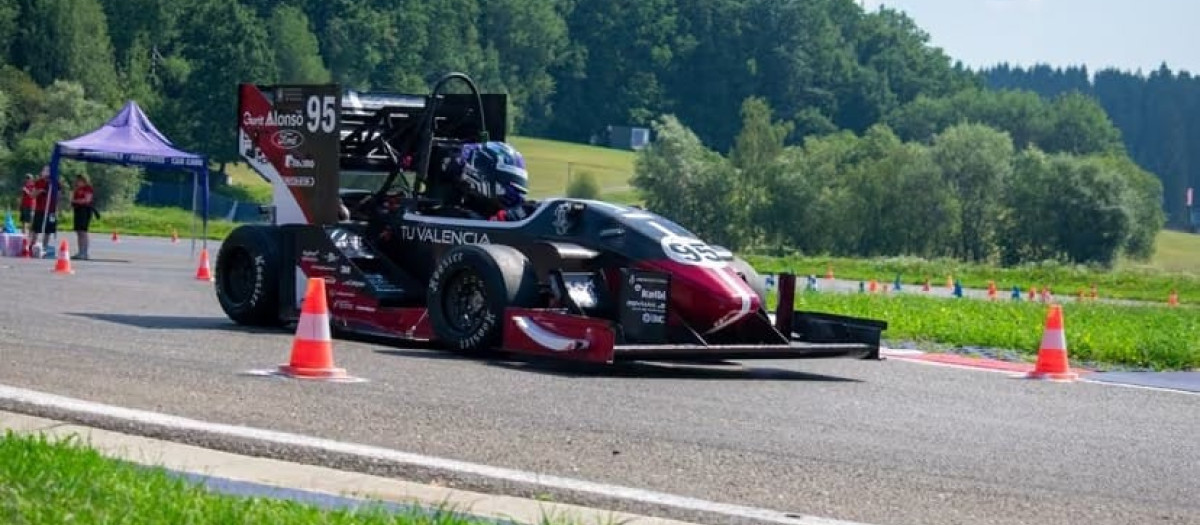 Imagen del bólido de la UPV en la Formula Student Austria 2026.