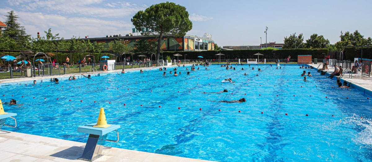 Piscina municipal

REMITIDA / HANDOUT por AYUNTAMIENTO DE TORRIJOS
Fotografía remitida a medios de comunicación exclusivamente para ilustrar la noticia a la que hace referencia la imagen, y citando la procedencia de la imagen en la firma
31/7/2026