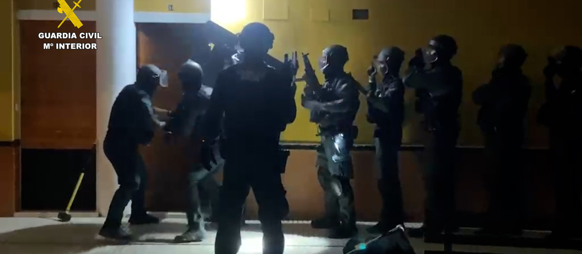 Operativo de la Guardia Civil para la detención de los atracadores de la gasolinera de Palma del Río