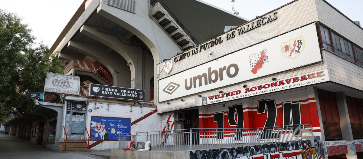 Vista del exterior del estadio de Vallecas donde juega el Rayo Vallecano