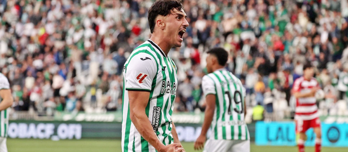 Vilarrasa celebrando su único gol como cordobesista