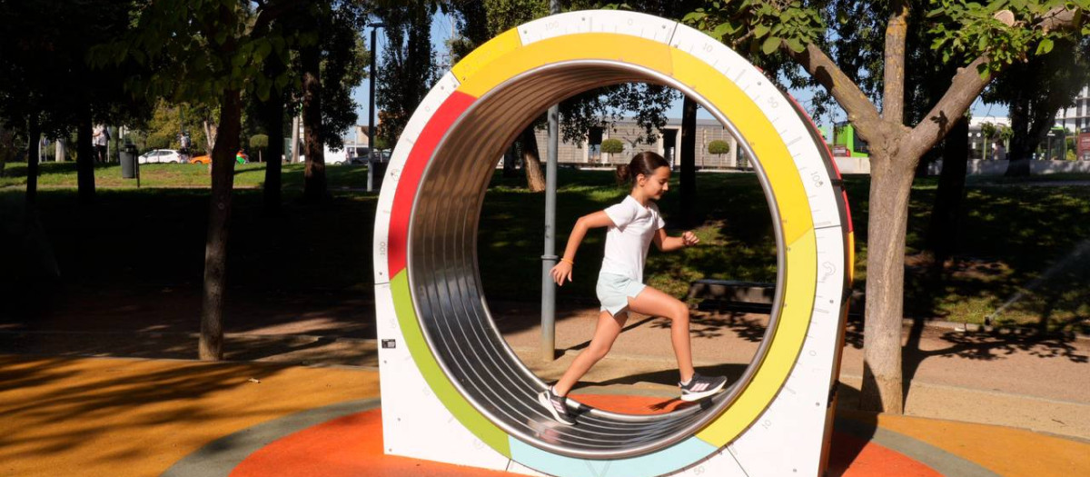 Parque infantil en el Plan Renfe (Córdoba)