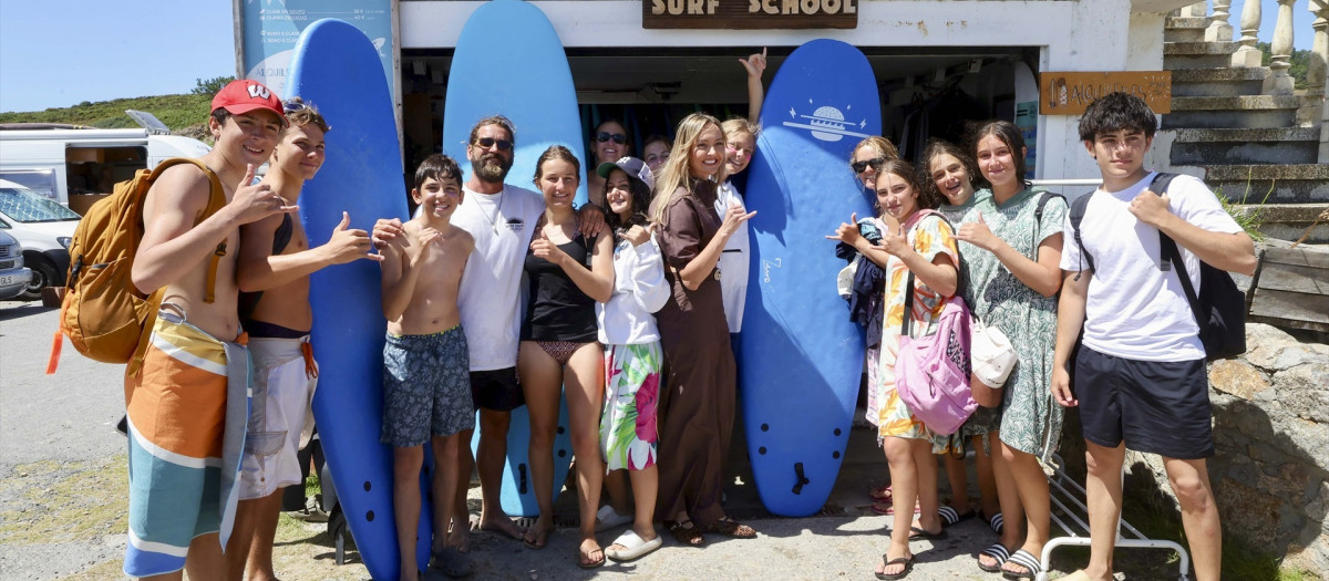 La conselleira de Política Social e Igualdad, Fabiola García, visita un campamento de surf en la playa de Nemiña, en Muxía (La Coruña)

XUNTA DE GALICIA / Europa Press
05/8/2026
