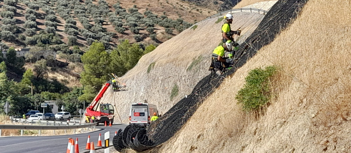 Obras de emergencia en la carretera de Jauja (Córdoba)
