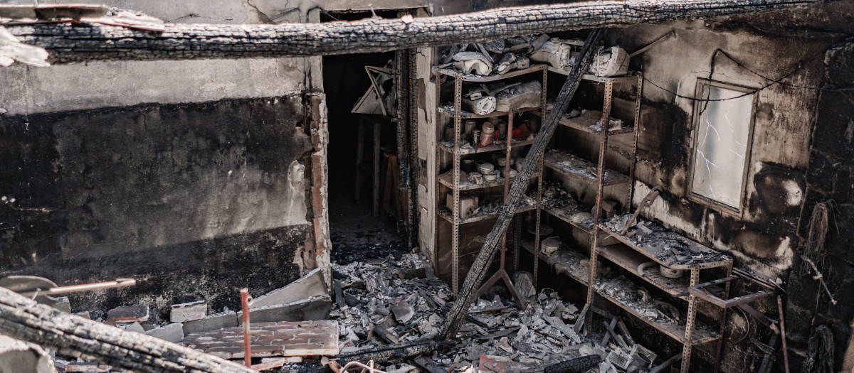 Vivienda arrasada por el fuego de Burgohondo, Ávila