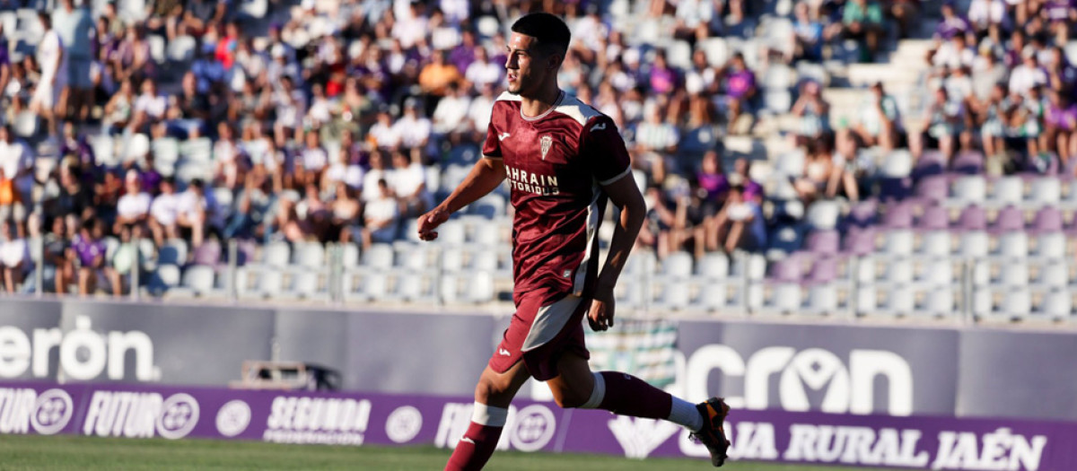 Víctor Sánchez celebrando uno de sus goles en Jaén