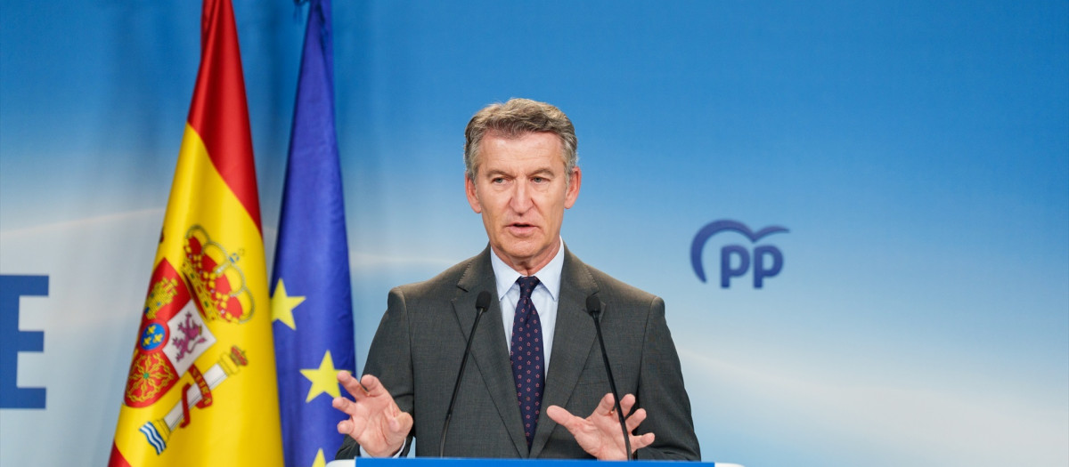 l presidente del Partido Popular, Alberto Núñez Feijóo, durante una rueda de prensa, en la sede del PP, a 22 de junio de 2026