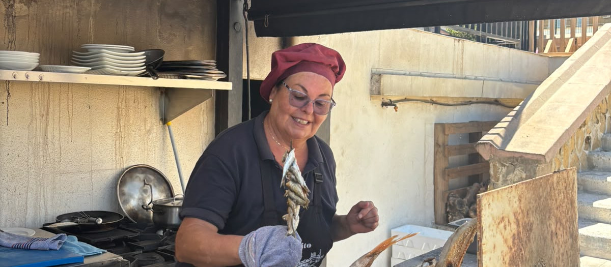 No solo sardinas... Los espetos de Araceli también son de doradas y calamares, entre otros