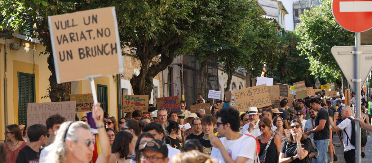 Manifestación antiturismoeste sábado en Sóller
