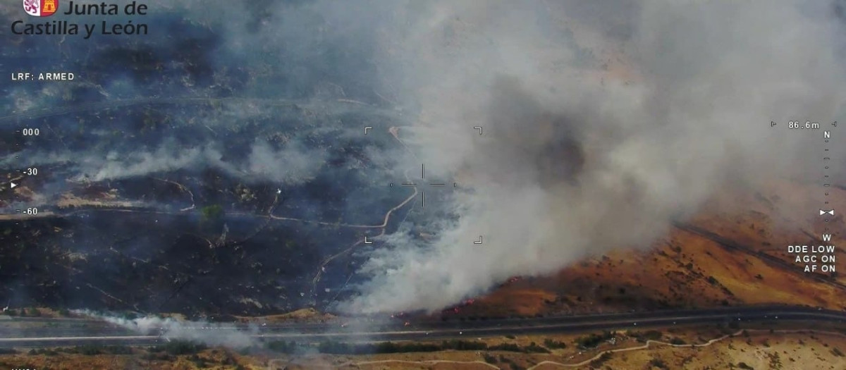 El incendio de gravedad 1 obliga a cortar la AP-6 y la N-6 a su paso por Navas de San Antonio (Segovia)
REMITIDA / HANDOUT por JCYL
Fotografía remitida a medios de comunicación exclusivamente para ilustrar la noticia a la que hace referencia la imagen, y citando la procedencia de la imagen en la firma
08/8/2026